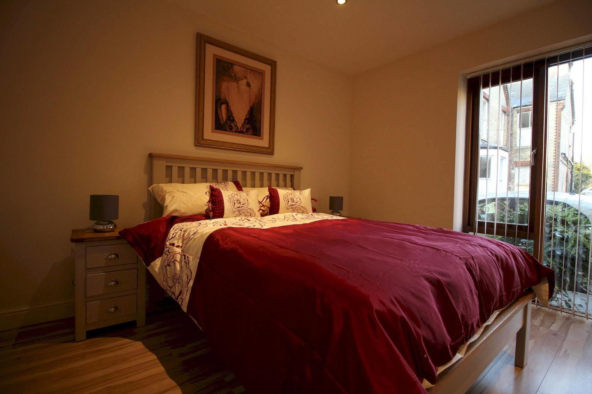 Lux Living Apartments - Alpha Apartments Кембридж Экстерьер фото